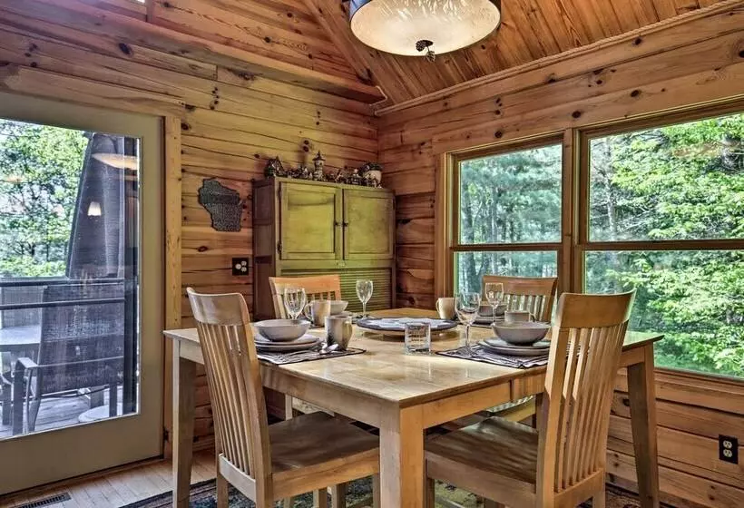 Lakefront Hazelhurst Cabin: Dock & Pool Table