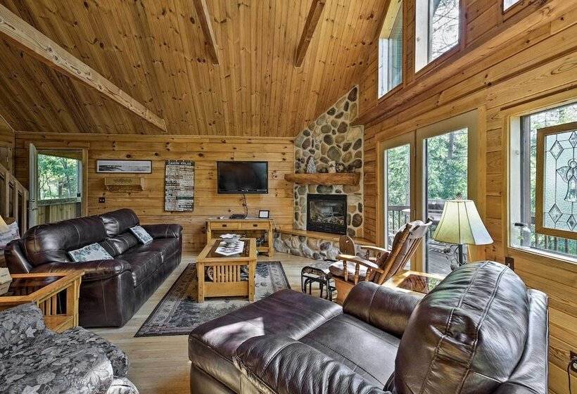 Lakefront Hazelhurst Cabin: Dock & Pool Table