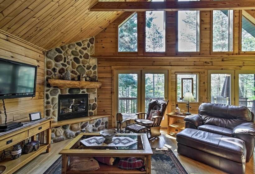 Lakefront Hazelhurst Cabin: Dock & Pool Table