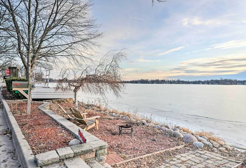 Lakefront Ingleside Home W/ Dock & Kayaks!