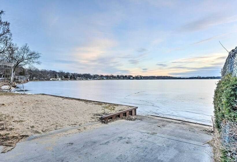 Lakefront Ingleside Home W/ Dock & Kayaks!