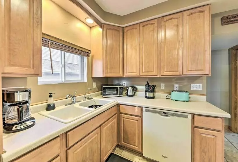 Lakefront Ingleside Home W/ Dock & Kayaks!