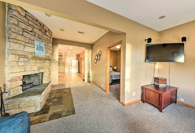 Lakefront Ingleside Home W/ Dock & Kayaks!