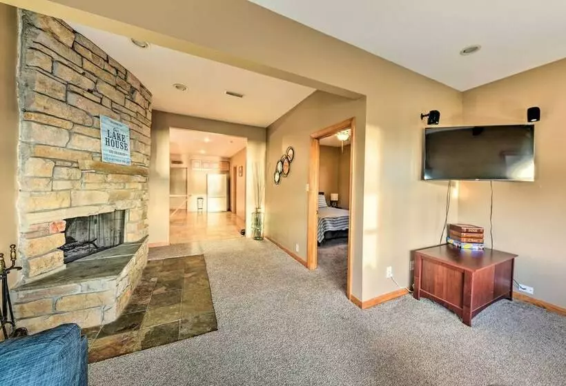 Lakefront Ingleside Home W/ Dock & Kayaks!