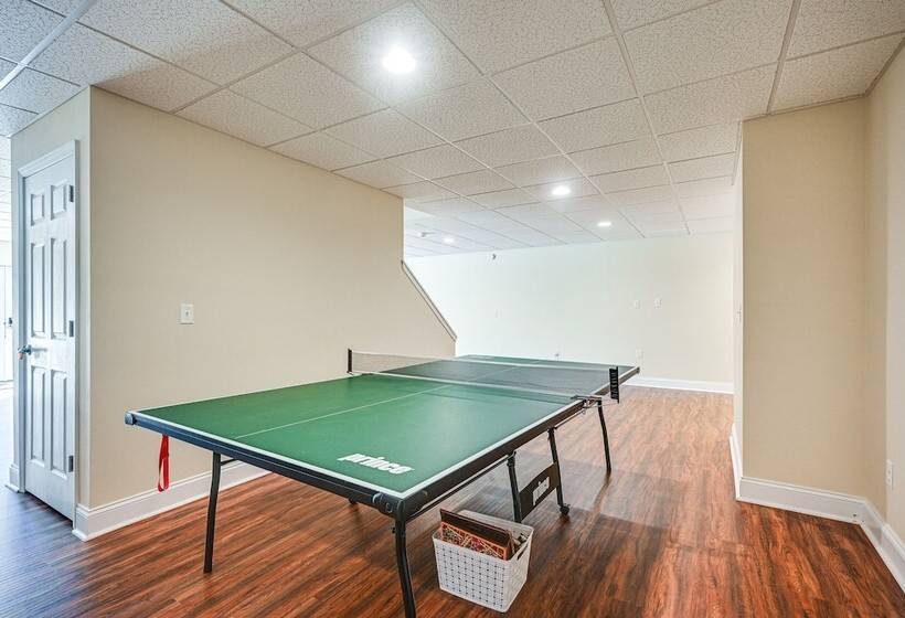 Spacious Hersey House W/ Pool, Fireplace & More!