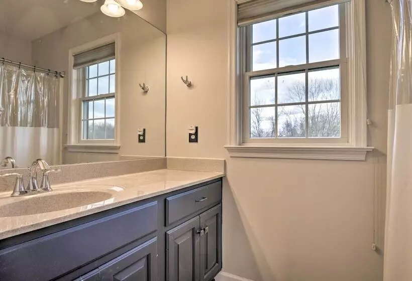 Spacious Hersey House W/ Pool, Fireplace & More!