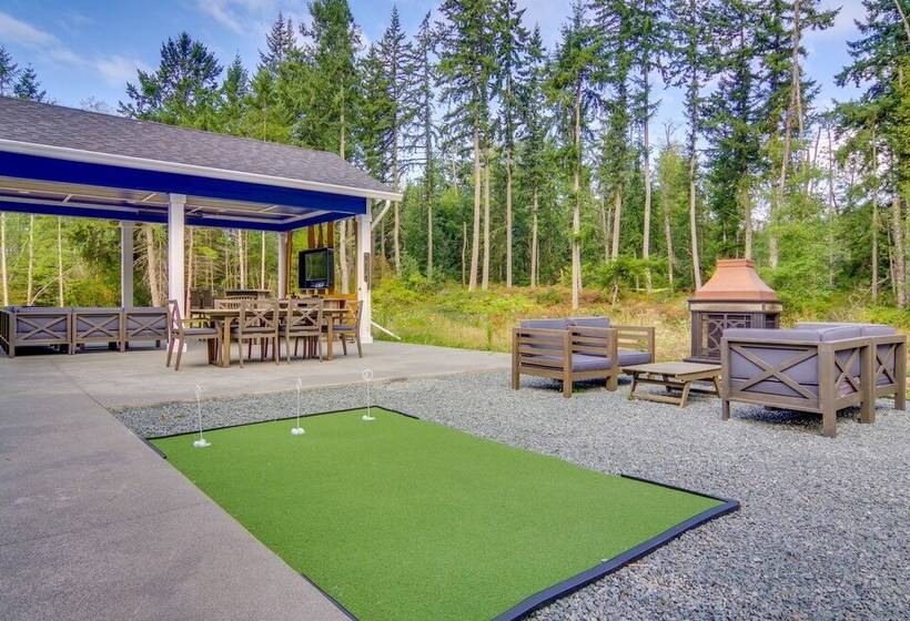 Lovely Clinton Home W/ Hot Tub On 10 Acres!