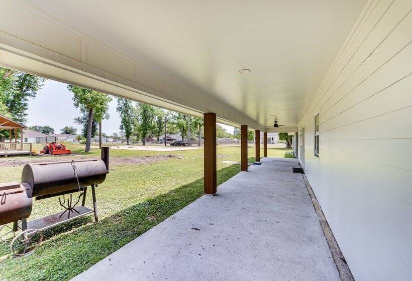 Luxe Lake Charles Escape W/ Home Theater!