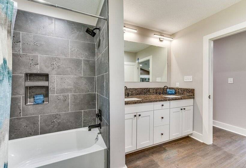 Luxe Lake Charles Escape W/ Home Theater!