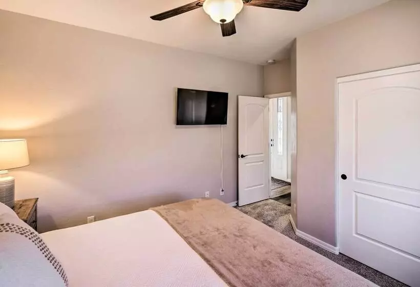 Luxurious Llanos Retreat ~ 1 Mi To London Bridge!