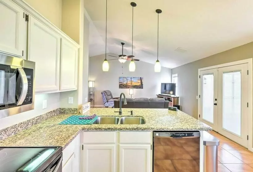 Gilbert Family Home: Games, Private Pool & Patio!