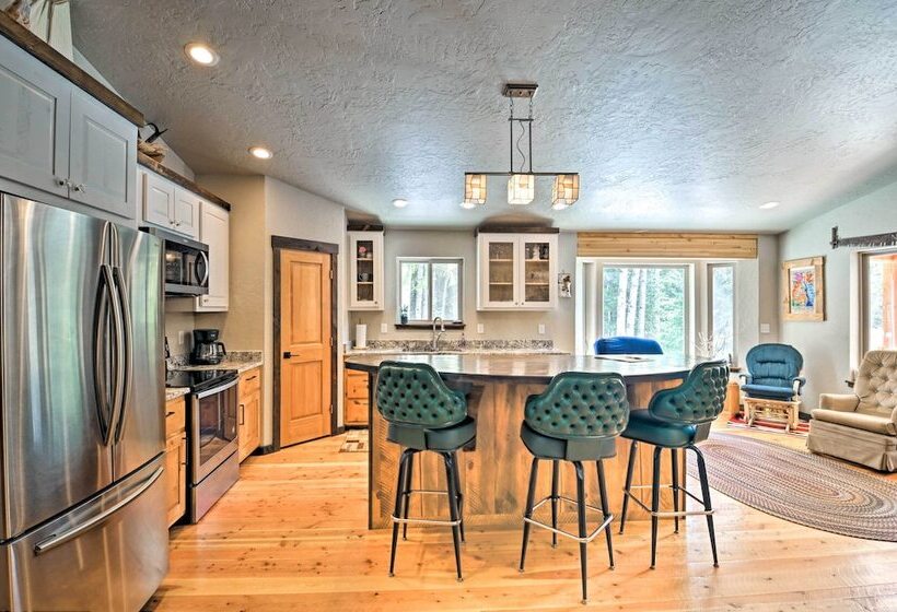 Newly Built Mtn View Cabin: Walk To River!