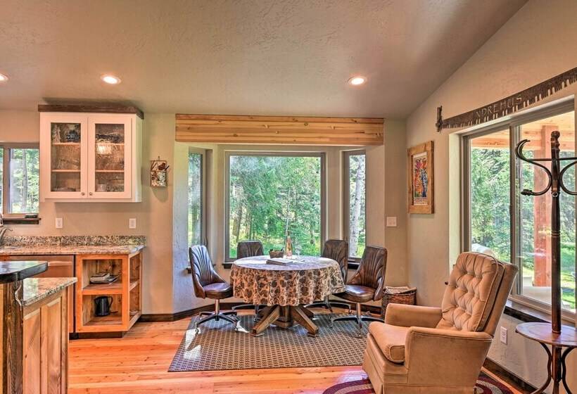 Newly Built Mtn View Cabin: Walk To River!