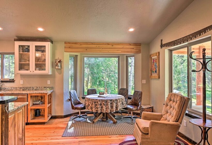 Newly Built Mtn View Cabin: Walk To River!