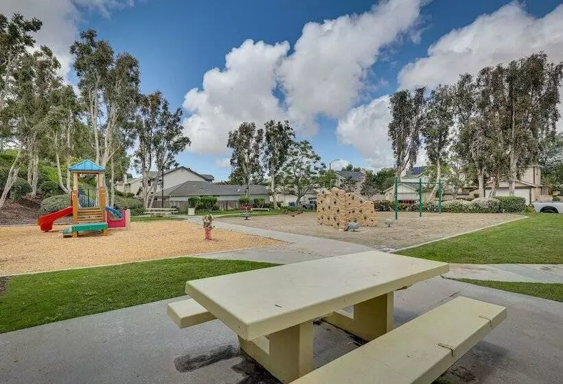 Oceanside Vacation Home W/ Gas Grill + Patio