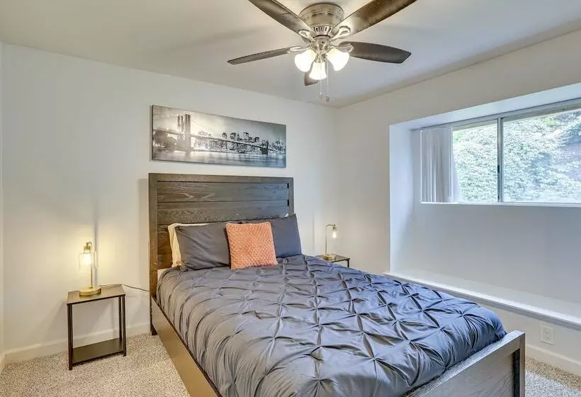 Oceanside Vacation Home W/ Gas Grill + Patio