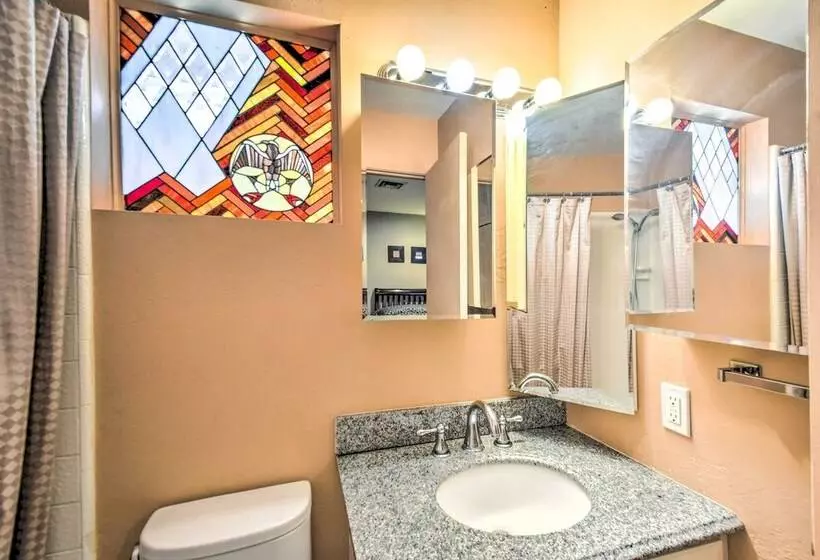 Paradise Valley Cottage Near Hiking Trails!