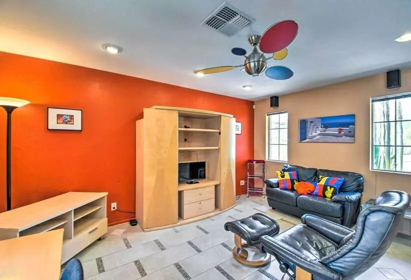 Paradise Valley Cottage Near Hiking Trails!