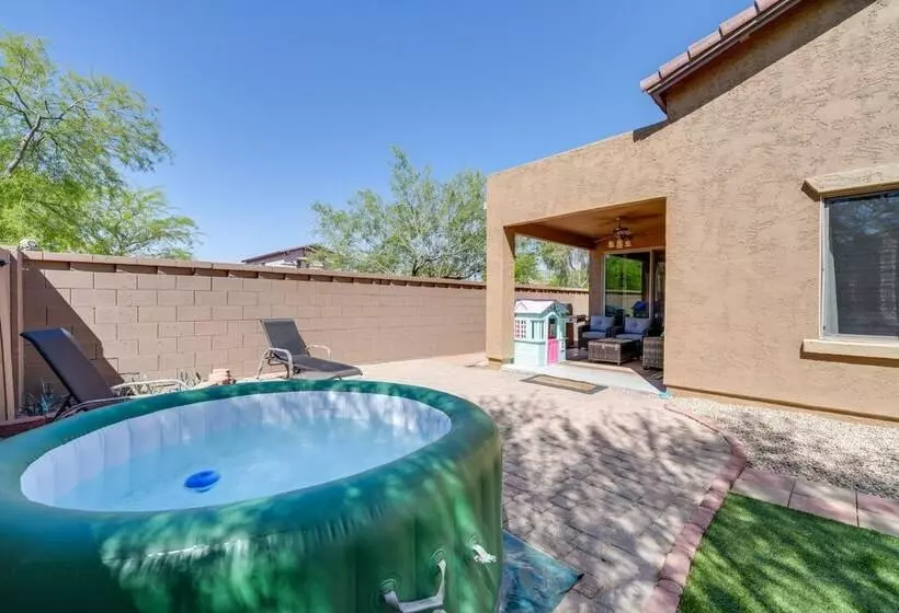 Peoria Home W/ Hot Tub ~ 8 Mi To Sports Complex!