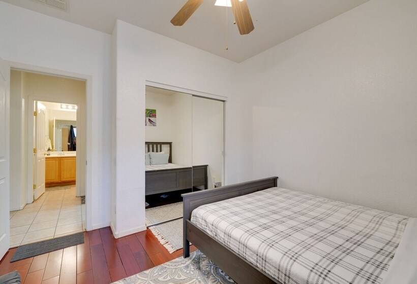 Peoria Home W/ Hot Tub ~ 8 Mi To Sports Complex!