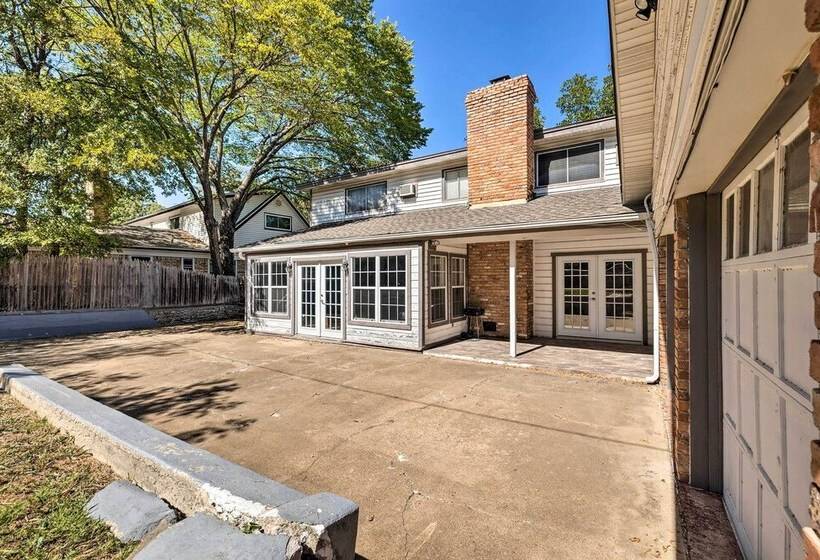 Pet Friendly Home ~ 6 Mi To Downtown Fort Worth!