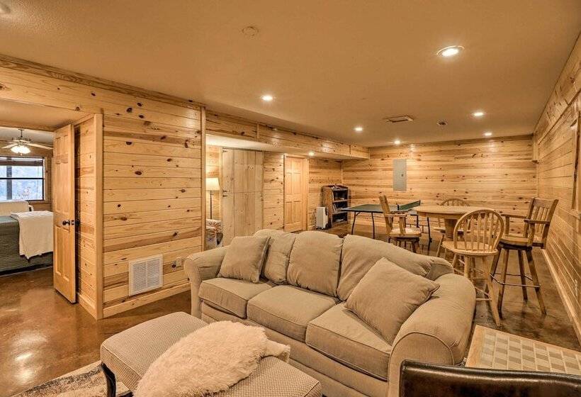 Piney Bluff Retreat With Mountain Views!
