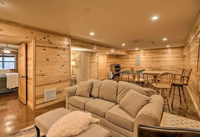 Piney Bluff Retreat With Mountain Views!