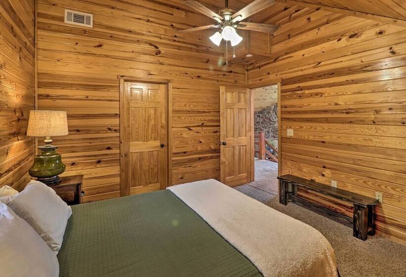 Piney Bluff Retreat With Mountain Views!