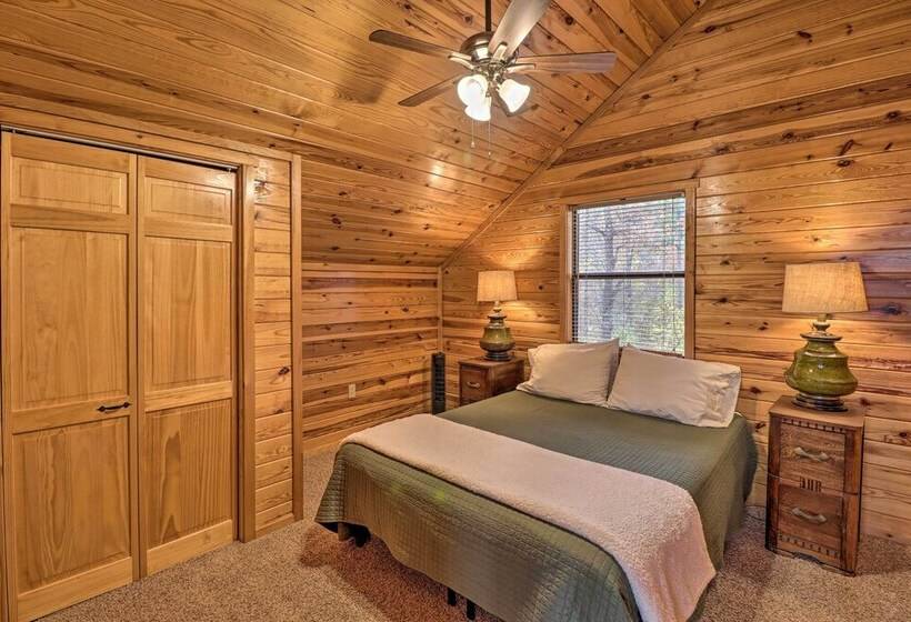 Piney Bluff Retreat With Mountain Views!