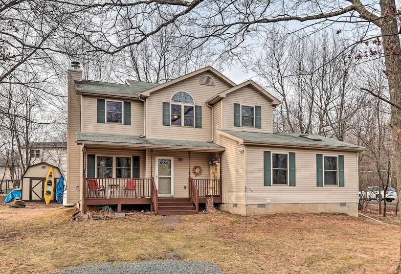 Walk To Pool & Lake: Albrightsville Vacation Home!