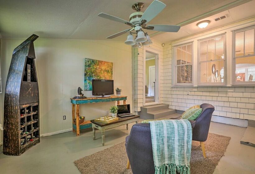Quiet Jacksonville Retreat   4 Miles To Downtown!