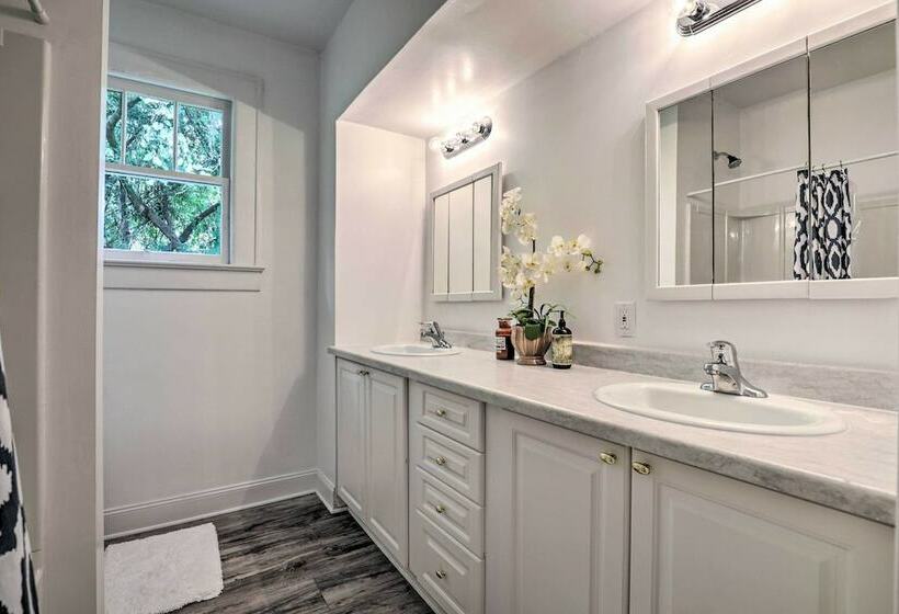 Quiet Jacksonville Retreat   4 Miles To Downtown!