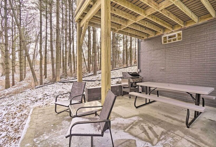 Quiet Pines Cabin Hocking Hills W/ Hot Tub & Pond