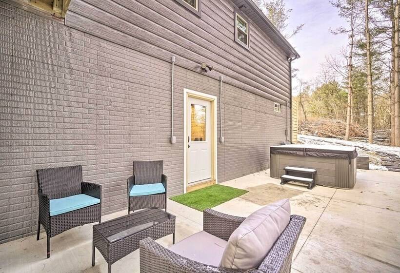 Quiet Pines Cabin Hocking Hills W/ Hot Tub & Pond