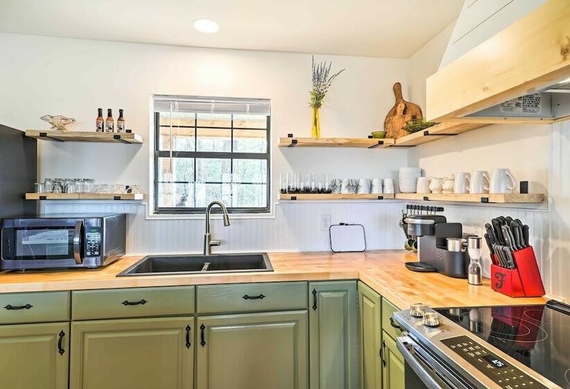 Renovated Cabin W/ Decks, Views, & Fire Pit!