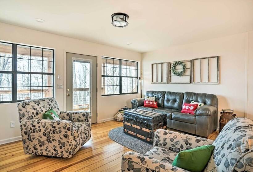 Renovated Cabin W/ Decks, Views, & Fire Pit!