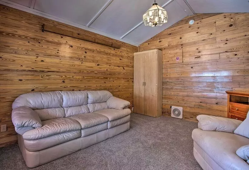 Rustic Home W/ Patio, 1 Mi To Sunset Beach!