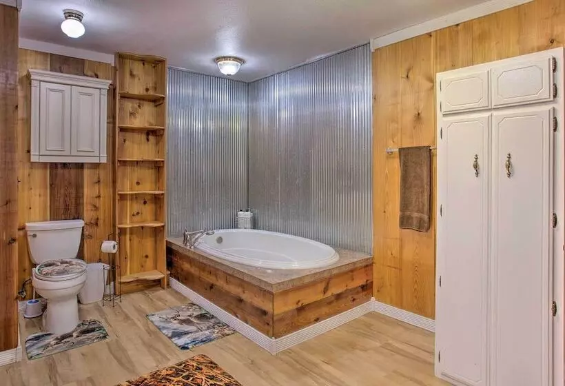 Rustic Home W/ Patio, 1 Mi To Sunset Beach!