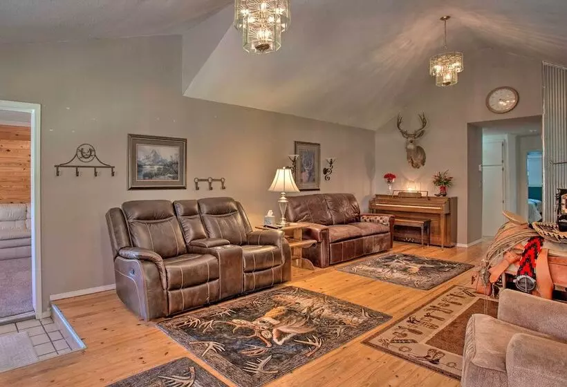 Rustic Home W/ Patio, 1 Mi To Sunset Beach!