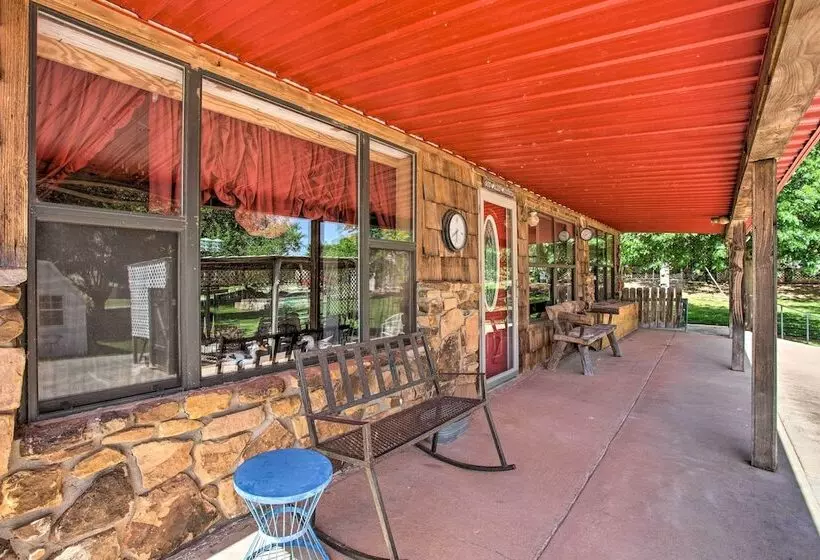 Rustic Home W/ Patio, 1 Mi To Sunset Beach!