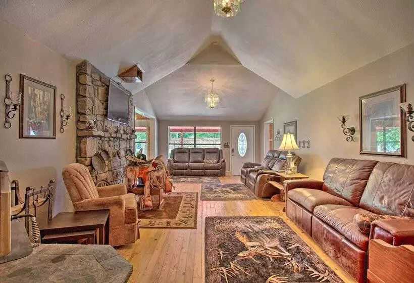 Rustic Home W/ Patio, 1 Mi To Sunset Beach!