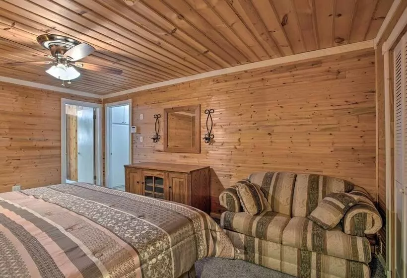 Rustic Home W/ Patio, 1 Mi To Sunset Beach!