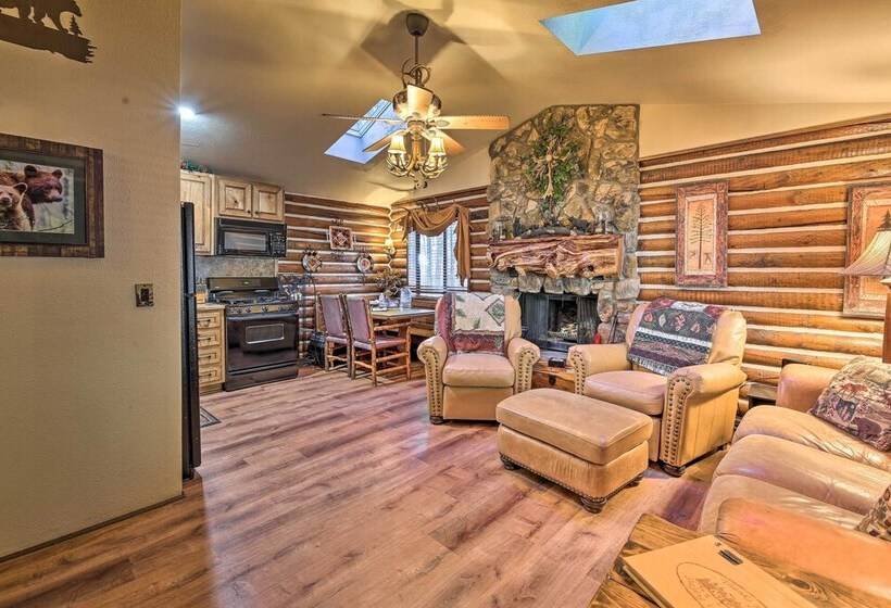 Family & Pet Friendly: Rustic Lakeside Cabin