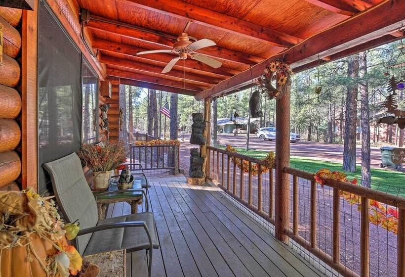 Family & Pet Friendly: Rustic Lakeside Cabin