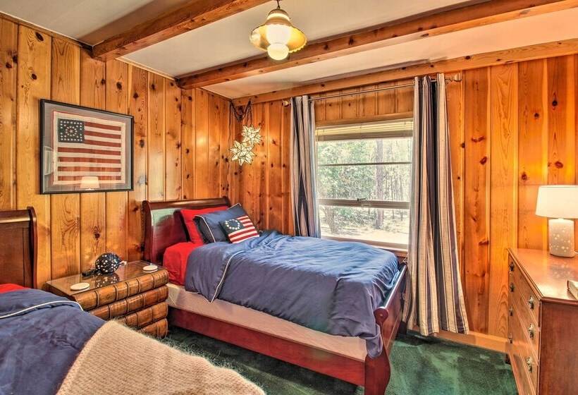 1 Mi To Rainbow Lake: Lakeside Cabin W/ Deck!