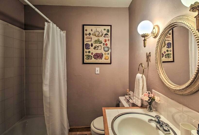 1 Mi To Rainbow Lake: Lakeside Cabin W/ Deck!