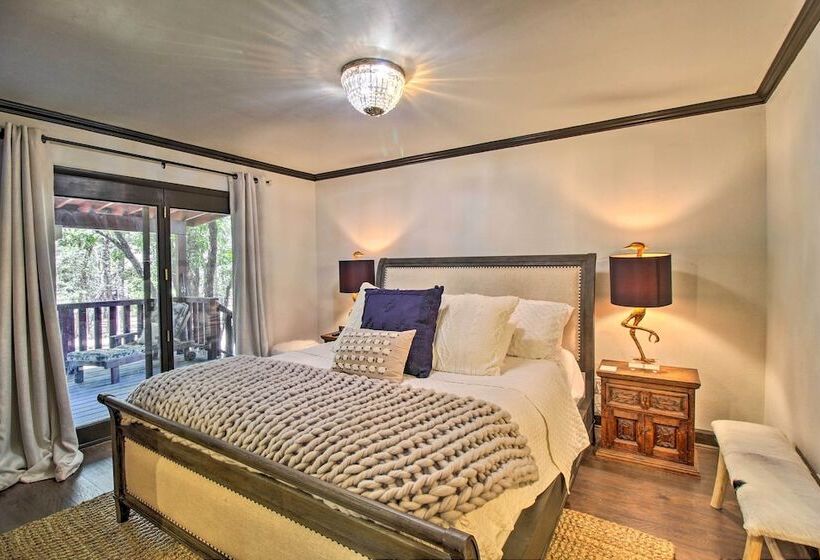 1 Mi To Rainbow Lake: Lakeside Cabin W/ Deck!