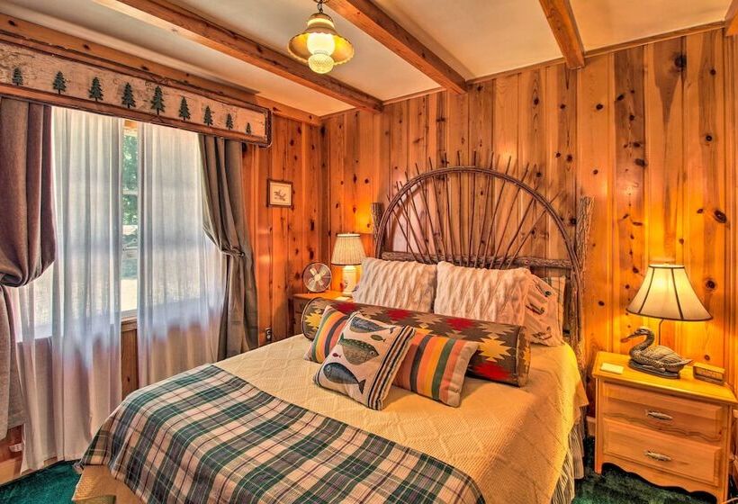 1 Mi To Rainbow Lake: Lakeside Cabin W/ Deck!