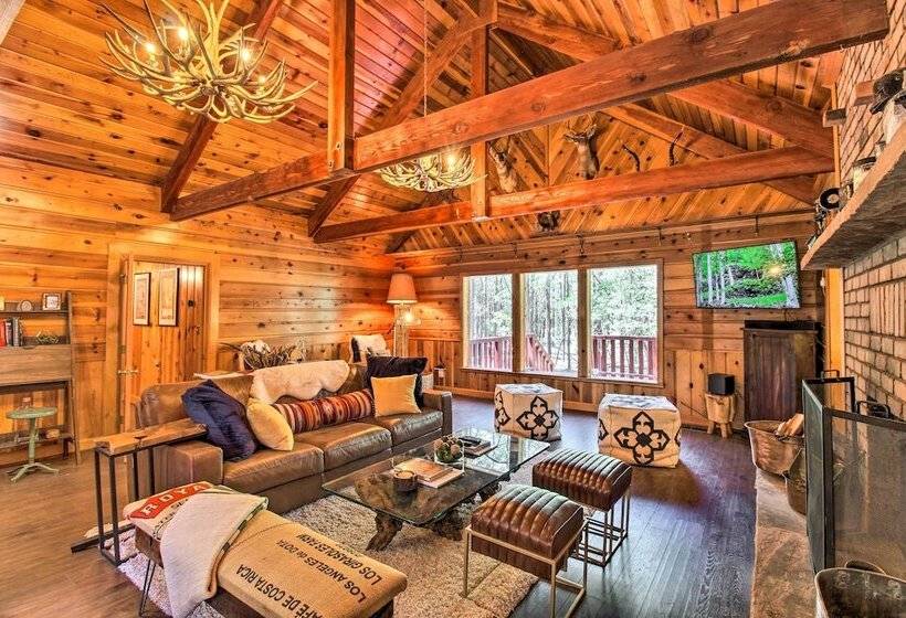 1 Mi To Rainbow Lake: Lakeside Cabin W/ Deck!