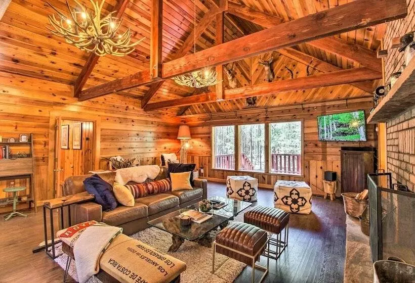 1 Mi To Rainbow Lake: Lakeside Cabin W/ Deck!